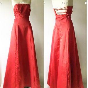 Zumzum by NIKI LIVAS size 5/6 red ballroom dress